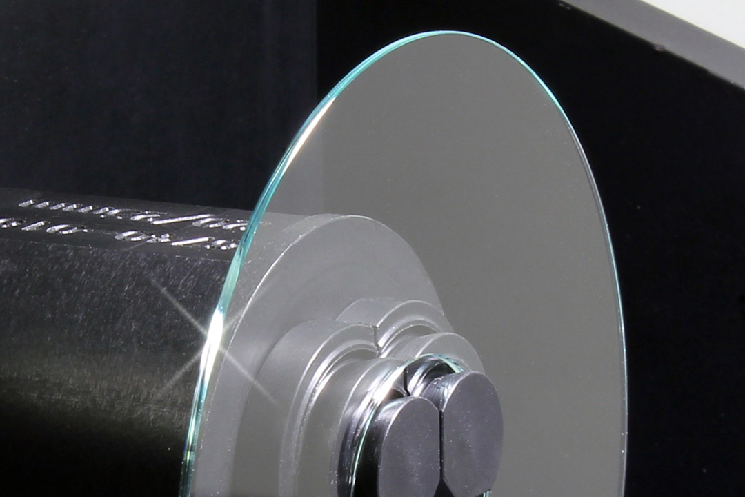 Thin glass disk star
